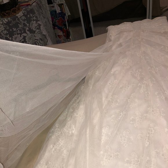 BCBG slightly off white prom/wedding dress - Picture 11 of 14